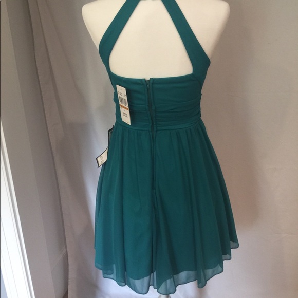 Emerald sassy, elegant dress - Picture 2 of 3